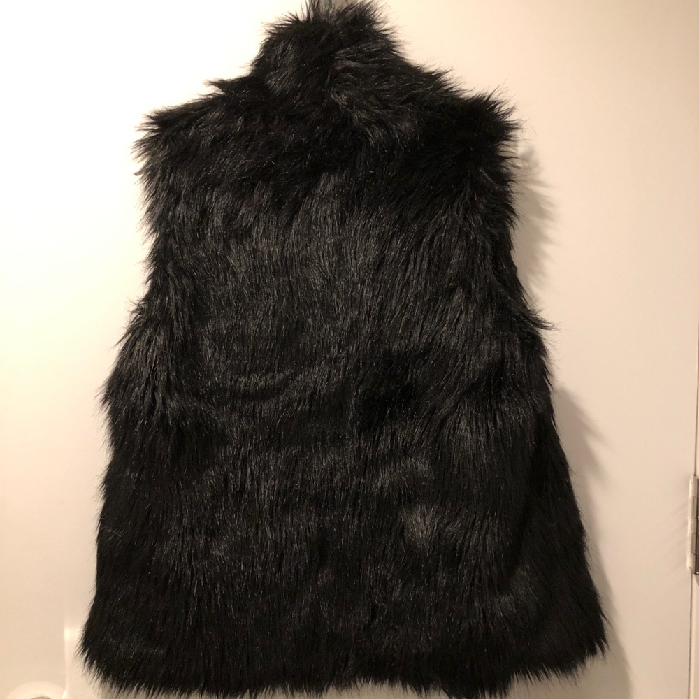 Women's Vest - Picture 3 of 5